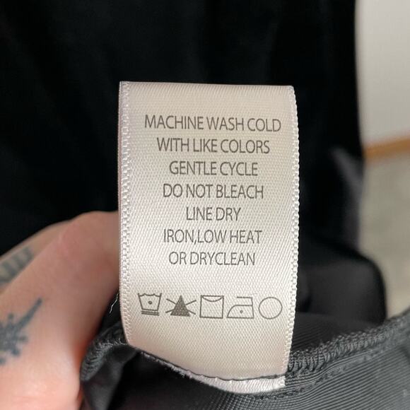 Max Studio Velvet Maxi Dress in Black Size S Smocked Elegant Sleeveless Classic - Picture 8 of 9